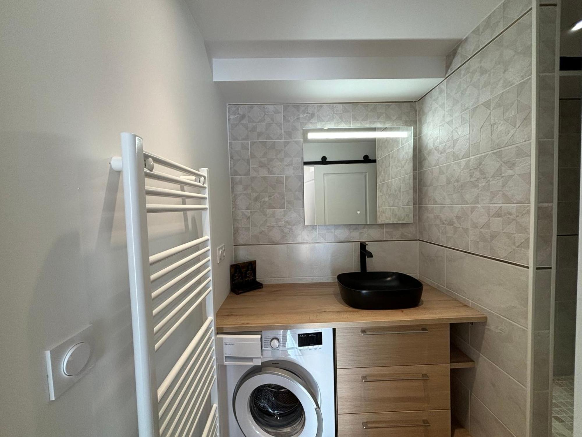 Location D'Un Superbe Appartement Avec Piscine Рокбрюн-сюр-Аржан Экстерьер фото